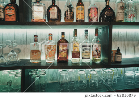 酒吧貨架 62810879