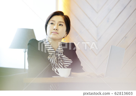 女商人,企業,首席執行官,總裁,代表,辦公室,辦公室,辦公室,公司 女商人,企業,首席執行官,總裁,代表,辦公室,辦公室,辦公室,公司 62813603