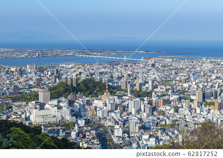 德島縣德島市 從德島縣的象徵眉山展望台看到的德島市街景 62817252