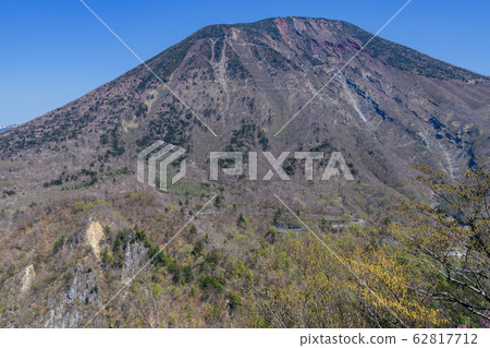 Male mountain of spring 62817712