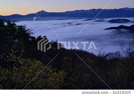 Mt.Buko and Chichibu mountains in the sea of clouds that covers the rowby and Chichibu basin Mt.Buko and Chichibu mountains in the sea of clouds that covers the rowby and Chichibu basin 62819205