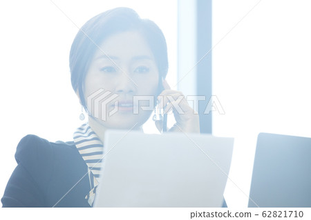 Business woman, business, CEO, President, representative, office, office, office, company 62821710