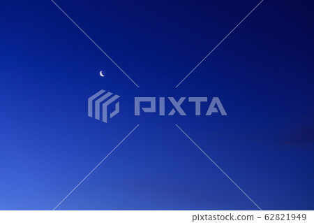 Dawn crescent moon Dawn crescent moon 62821949