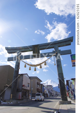 Golden Torii in Fujiyoshida City 62823191