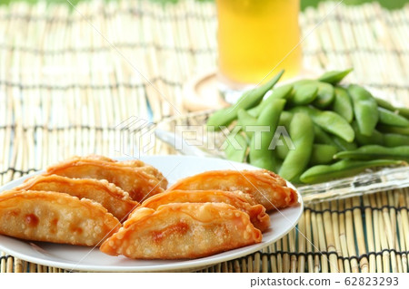 戶外煎餃子毛豆啤酒 戶外煎餃子毛豆啤酒 62823293