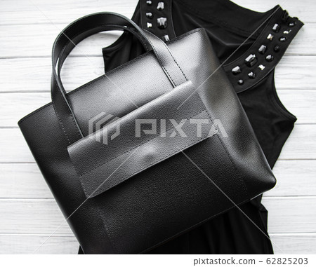 Black leather bag 62825203