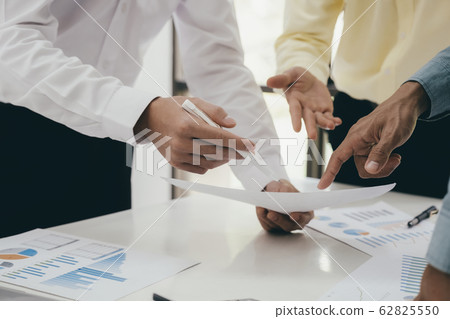 Businessmen teamwork meeting to discuss the Businessmen teamwork meeting to discuss the 62825550