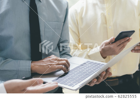 Businessmen teamwork meeting to discuss the Businessmen teamwork meeting to discuss the 62825555