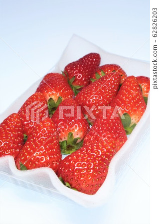 Packed strawberry Packed strawberry 62826203