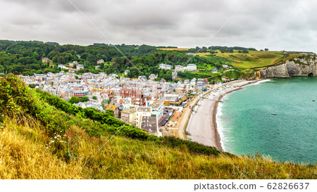 Panorama of natural chalk cliffs of Etretat Panorama of natural chalk cliffs of Etretat 62826637