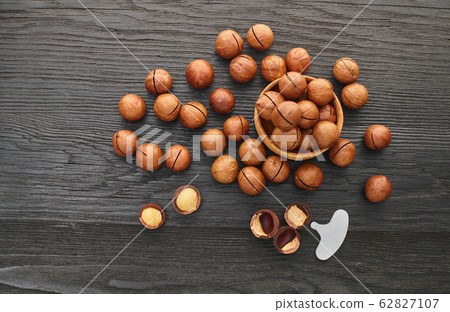 Macadam nut close-up Macadam nut close-up 62827107
