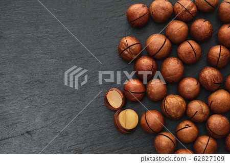 Macadami nut close-up 62827109