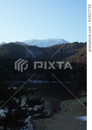 Oyama north wall seen from the shore of Lake Onoike 62827716