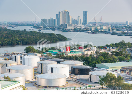 Refinery factory Oil tanks Refinery factory Oil tanks 62828629