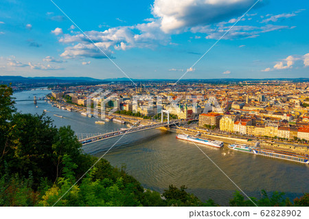 匈牙利多瑙河和布達佩斯城市景觀 62828902