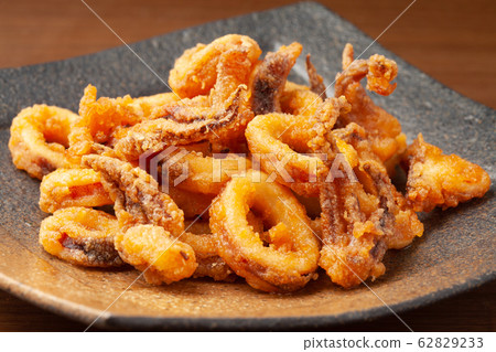 Deep-fried squid 62829233
