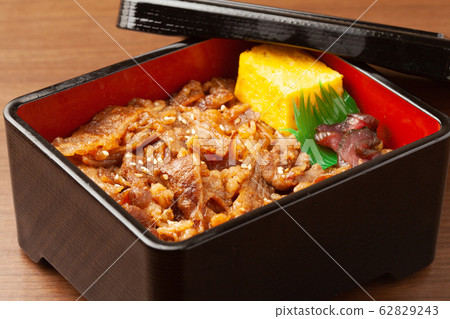 Japanese barbeque lunch box 62829243