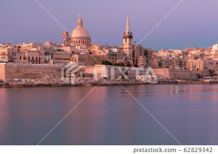 Valletta Skyline from Sliema at sunset, Malta 62829342