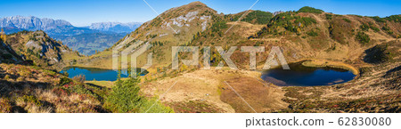 Autumn alpine Paarsee or Paarseen lakes, Land Autumn alpine Paarsee or Paarseen lakes, Land 62830080