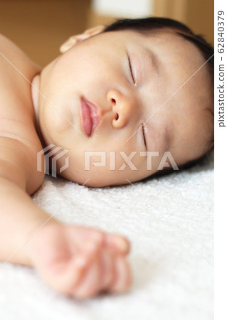1個月大的寶寶 1個月大的寶寶 62840379