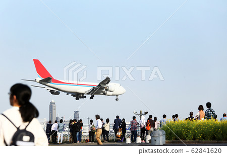 飛機在市中心 62841620