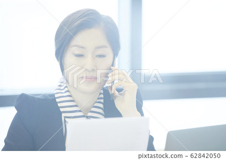 Business woman, business, CEO, President, representative, office, office, office, company Business woman, business, CEO, President, representative, office, office, office, company 62842050