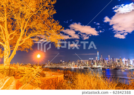 <<New York>> Manhattan night view from Hamilton Park <<New York>> Manhattan night view from Hamilton Park 62842388