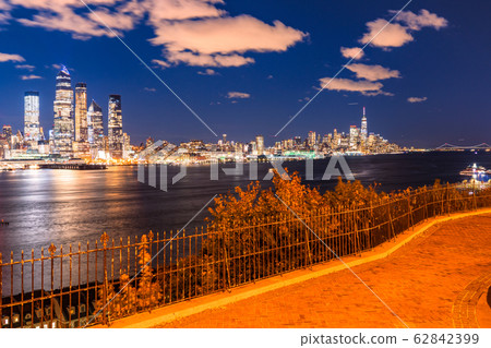 <<New York>> Manhattan night view from Hamilton Park 62842399