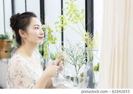 Women lifestyle living relaxed 62842655