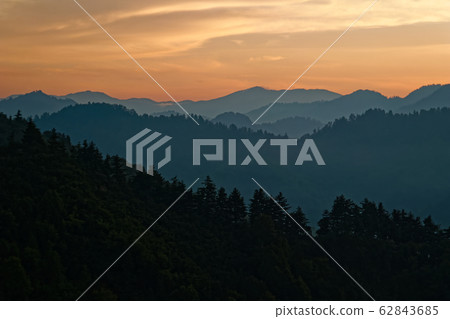Mountains at dawn seen from Mt.Hiragatake and Takanosu ridge Mountains at dawn seen from Mt.Hiragatake and Takanosu ridge 62843685