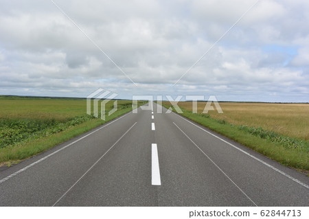 The endlessly straight road: Hokkaido Esanuka Line The endlessly straight road: Hokkaido Esanuka Line 62844713