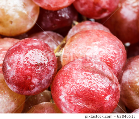 The skin of red grapes The skin of red grapes 62846515