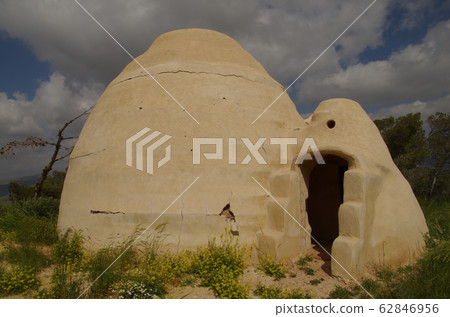 [Jordan] Royal Botanic Garden, small egg-shaped dome 62846956