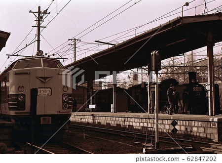 1968年:上野車站C57蒸汽機車和限量版Hatsukari 583系列 1968年:上野車站C57蒸汽機車和限量版Hatsukari 583系列 62847202