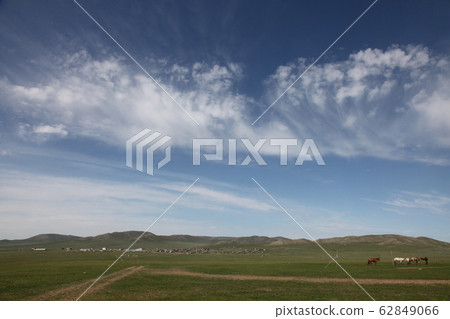 Living on the prairies of Mongolia 62849066