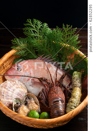 Assorted seafood 62852295