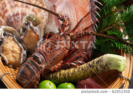 Assorted seafood 62852308