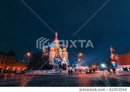 Saint Basil's Cathedral on red Square in Moscow in Russia at night in winter 62853044