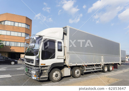 Heavy truck 62853647