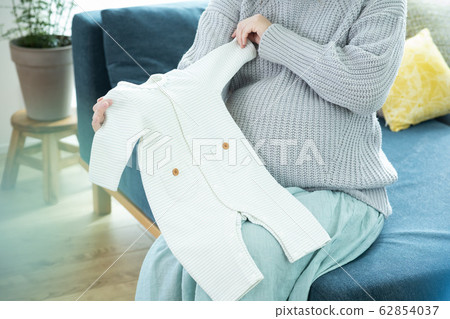 孕婦和嬰兒衣服 62854037