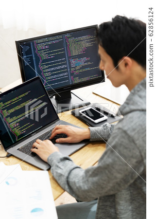 IT engineer image 62856124