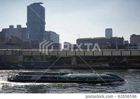 濱町附近的觀光船航行 62856596