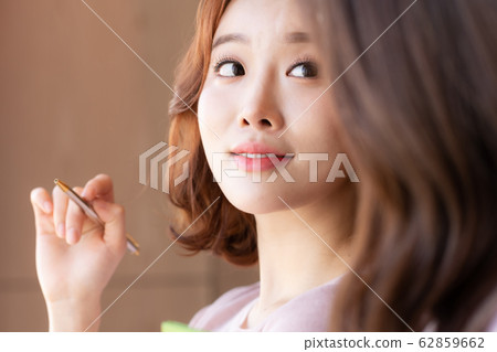 Women at work Women at work 62859662