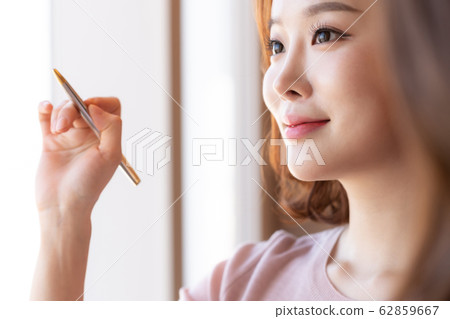Women at work 62859667