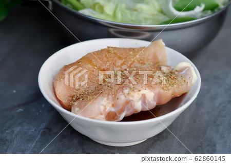 raw chicken, sliced chicken raw chicken, sliced chicken 62860145