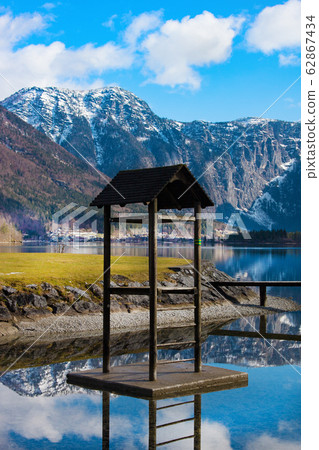 Winter morning on lake Hallstatt. Winter morning on lake Hallstatt. 62867434