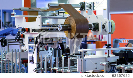 Folding machine industrial. Demonstration of the 62867623