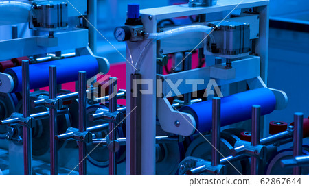 Folding machine industrial. Demonstration of the 62867644