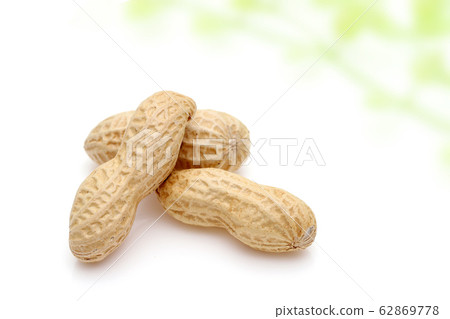peanuts  62869778