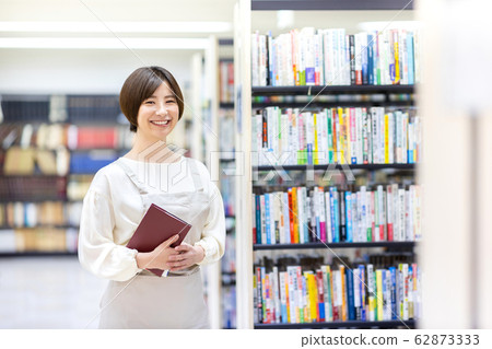 圖書館館員女性 62873333